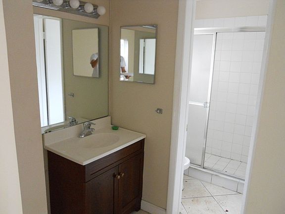 5th image of 4537 Treehouse Ln #H