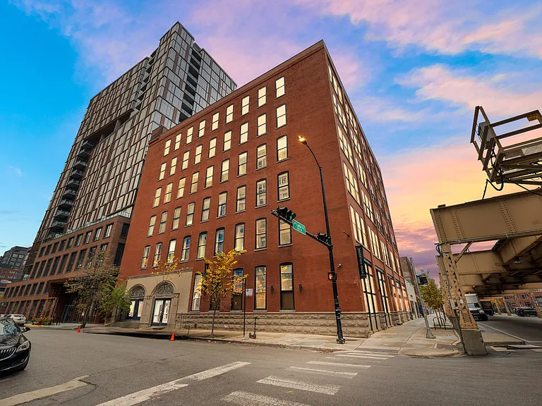 1101 W Lake St #3C — Photo 1