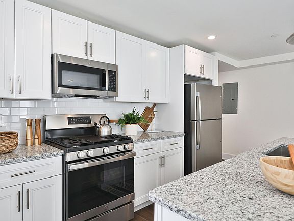 4th image of 801 Aramingo Ave #4