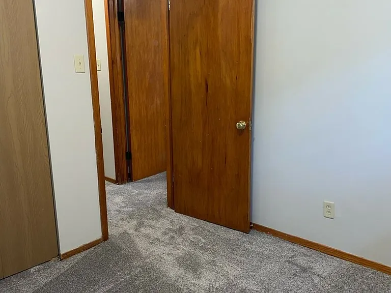 1512 Hartford Rd — Photo 8