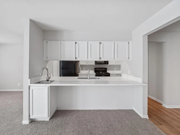 1645 Huntington Park #F — Photo 16