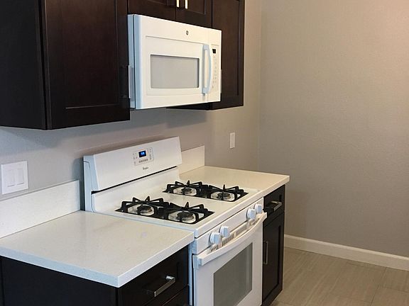 2nd image of 565 E Lemon Ave APT 2