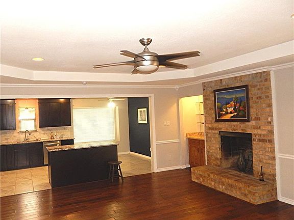 4th image of 2214 Meadow Lake Dr