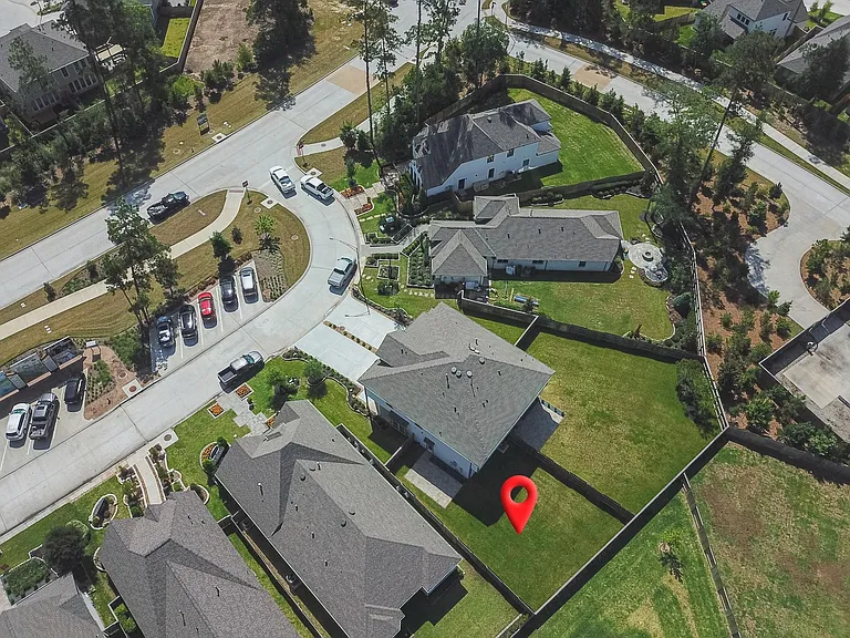 438 Lake Day Dr — Photo 4