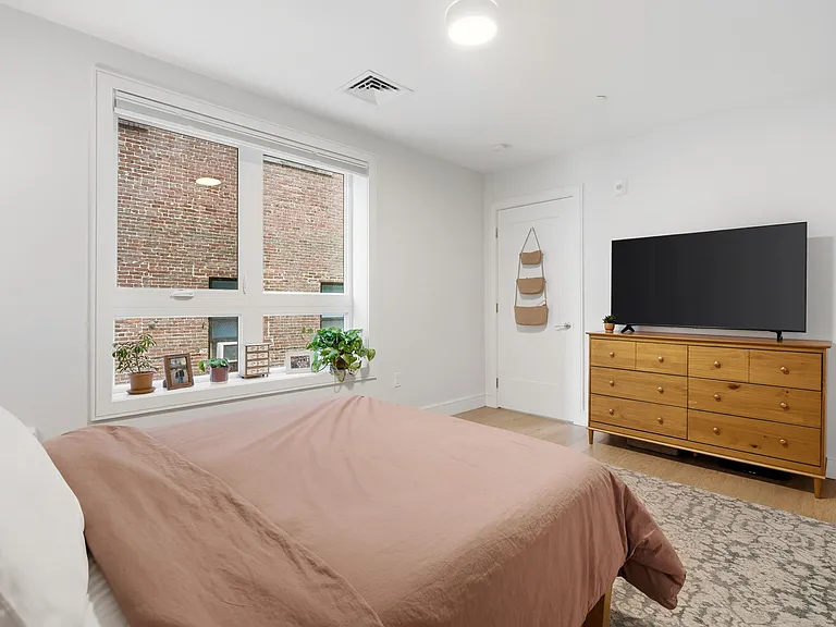 301 Border St #302 — Photo 18