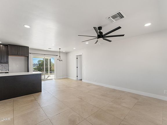 3rd image of 2150 Lake Havasu Plz