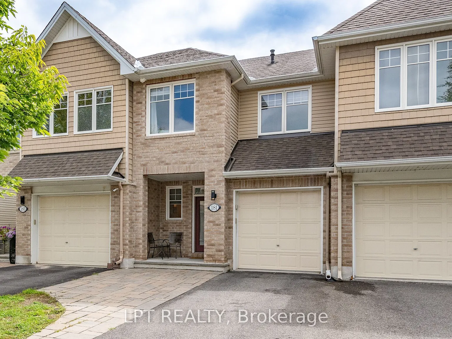3 bed, $2,900 — Photo 1
