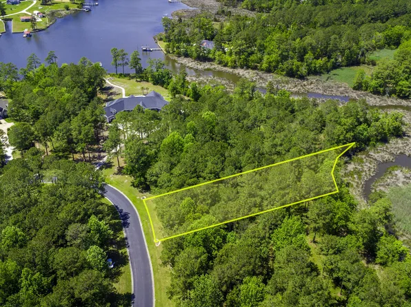 272 Southern Plantation Drive S, Oriental, NC 28571