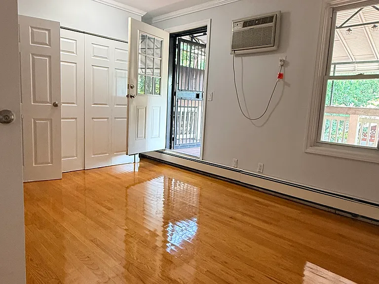 280 16th St #1 — Photo 5