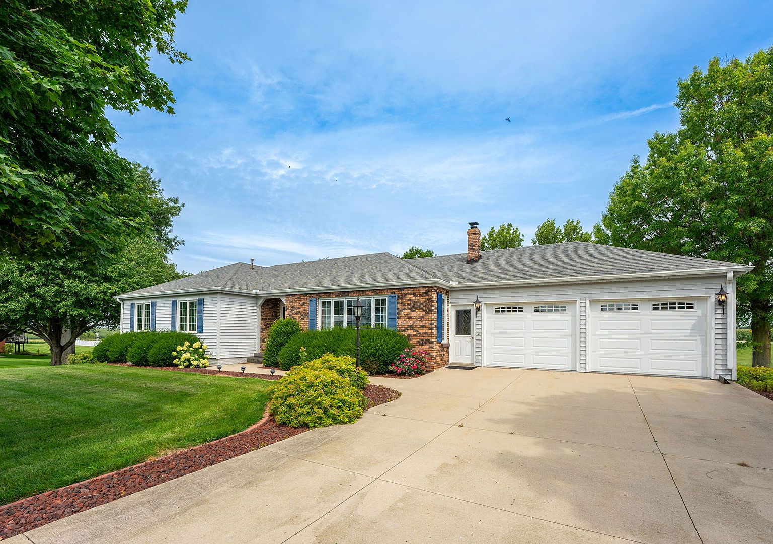 17955 Hillside Rd, Morrison, IL 61270 | Zillow