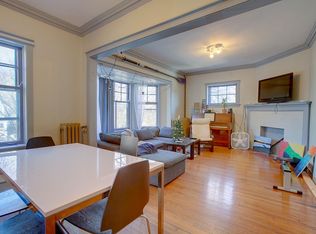 714 Foster St APT 2E, Evanston, IL 60201
