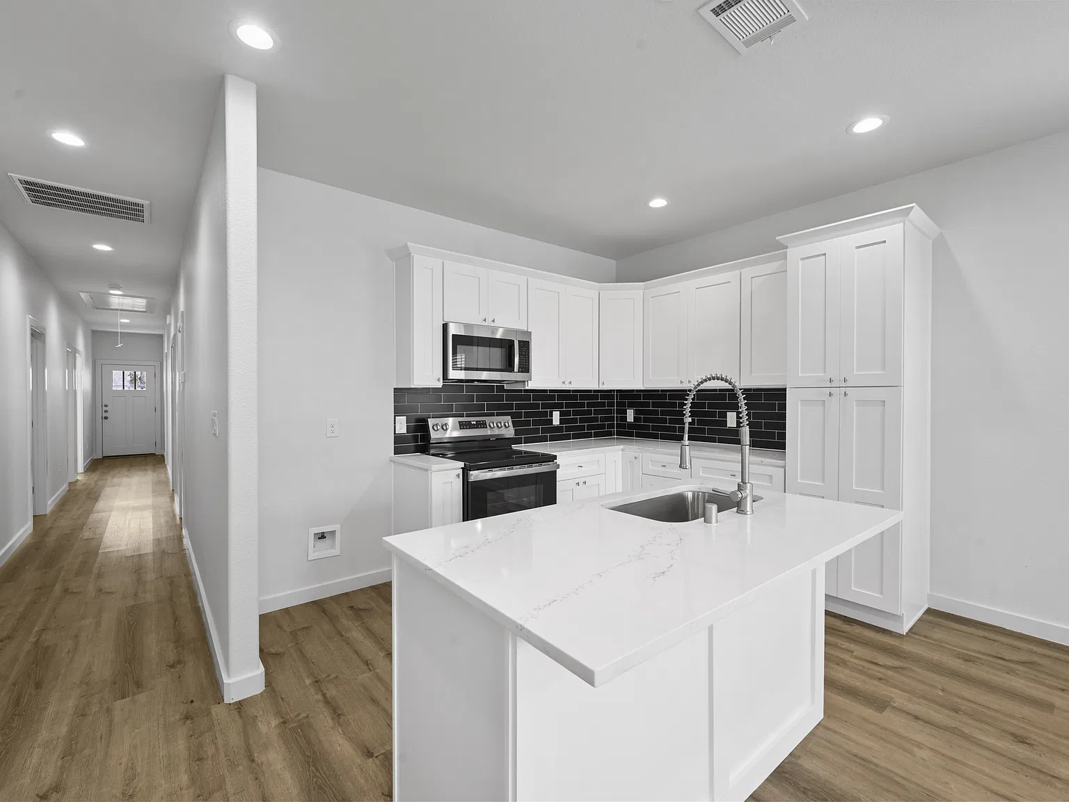 920 West Collins Street, Denison 75020 - 1 — Photo 4