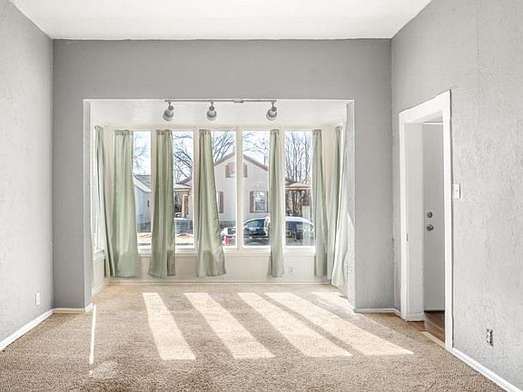 3rd image of 611 W 11th St