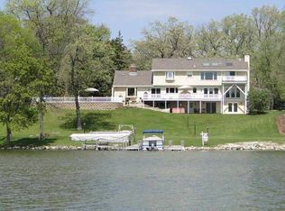 804 Back Bay, Delafield, WI 53018