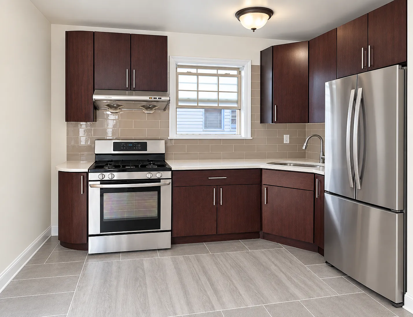 3 bed, 920 sqft, $3,200 — Photo 4