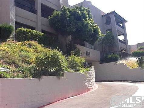 4th image of 2530 Clairemont Dr Unit 202