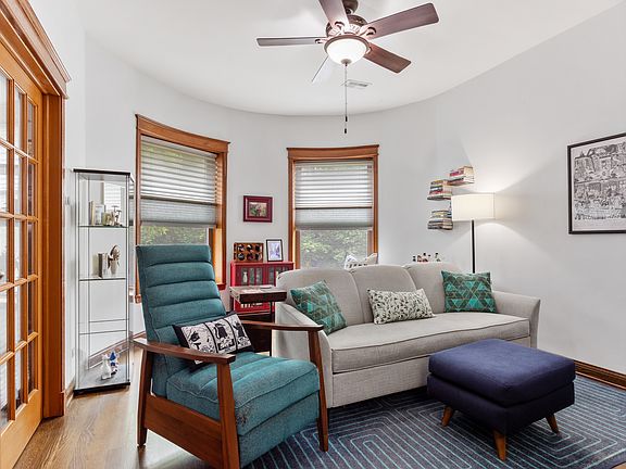 2nd image of 4336 N Kenmore Ave APT 2S