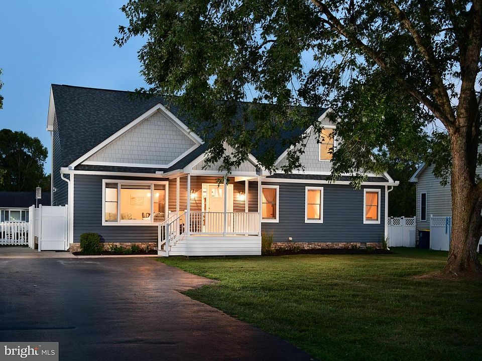 1st image of 38831 Bayview W