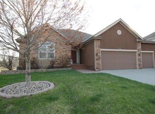 211 Old Trail Run Dr, Kearney, MO 64060