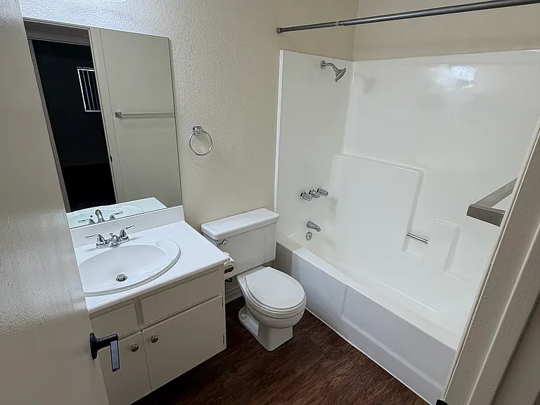 Rancho Vista Apartments — Photo 7