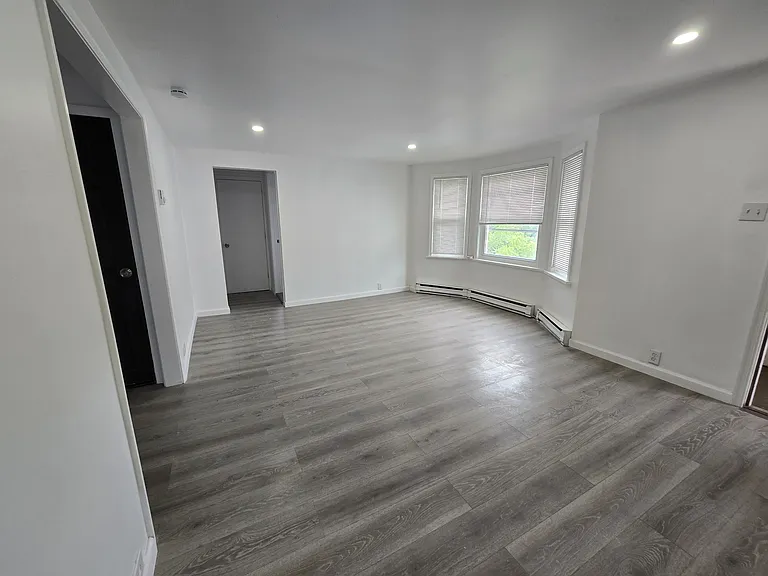 735 Main St #2 — Photo 12