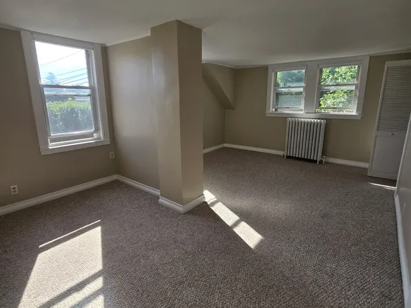 1137 Islington St APT 3, Portsmouth, NH 03801