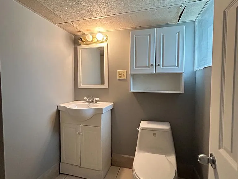 6370 Oxford Ave #B — Photo 17