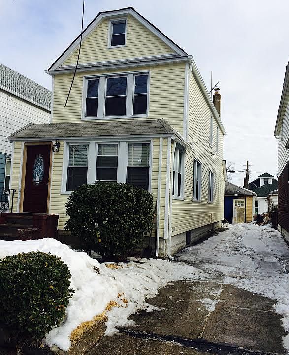 2nd image of 16704 118th Ave