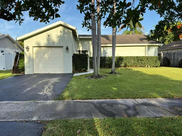 307 NW 39th Way, Deerfield Beach, FL 33442