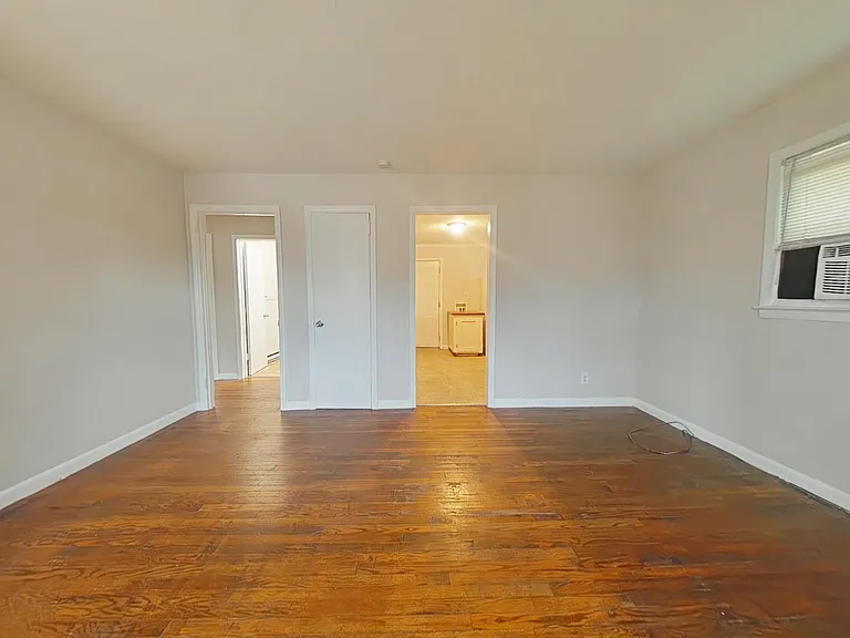 3401 Martin Ave — Photo 8