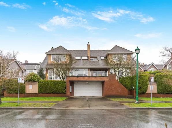 220 Keith Rd E #6, North Vancouver, BC V7J 2J4