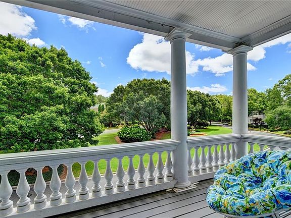 3rd image of 4008 Saint Georges Ct