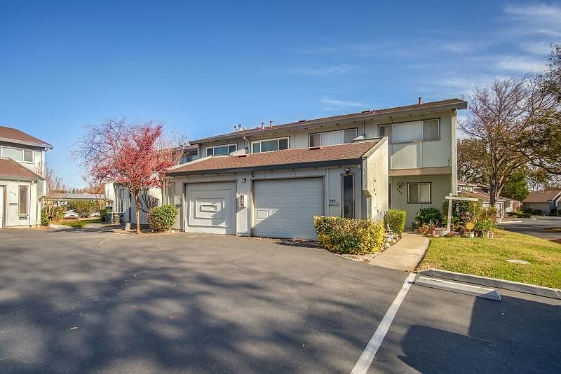 1st image of 646 Knollwood Dr