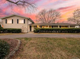 6775 Cedarbrook Dr, Bloomfield Hills, MI 48301