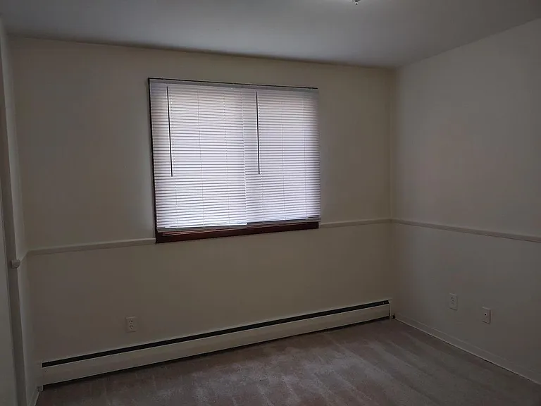 2420 Dupont Ave S — Photo 9