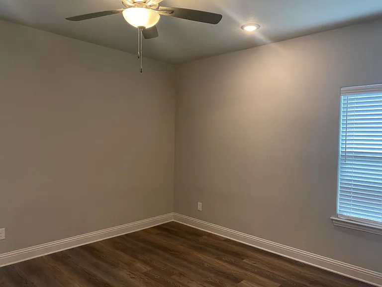 2805 Tulip Dr — Photo 8
