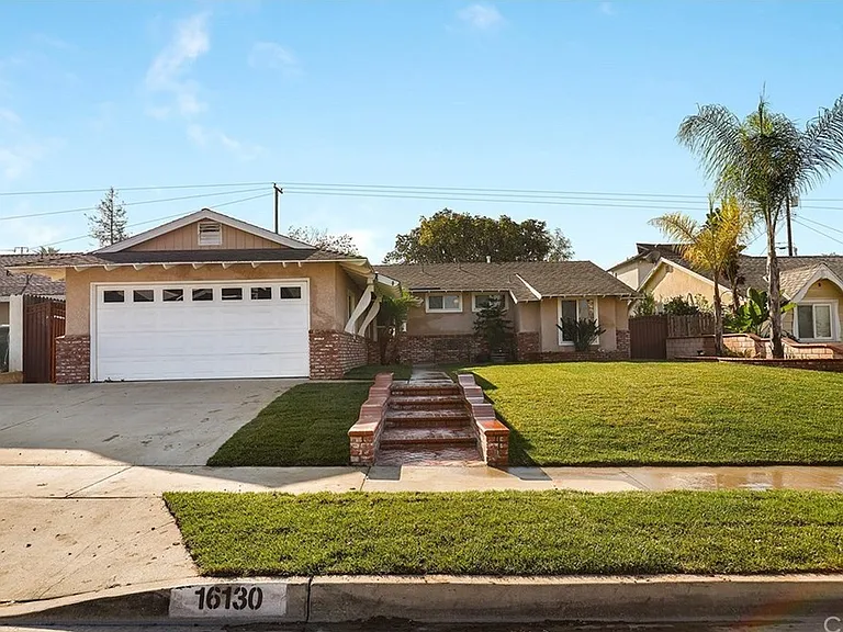 16130 Golden Lantern Ln — Photo 2