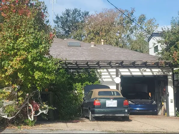 2140 Valparaiso Ave, Menlo Park, CA 94025