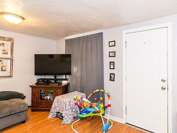 3rd image of 1025 Ada Ave