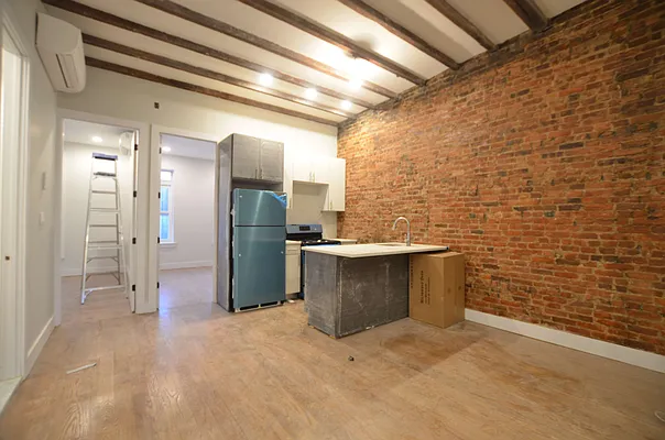 Rented by Miron Realty Group | media 29