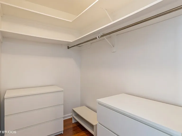 6007 N Sheridan Rd #19D — Photo 7