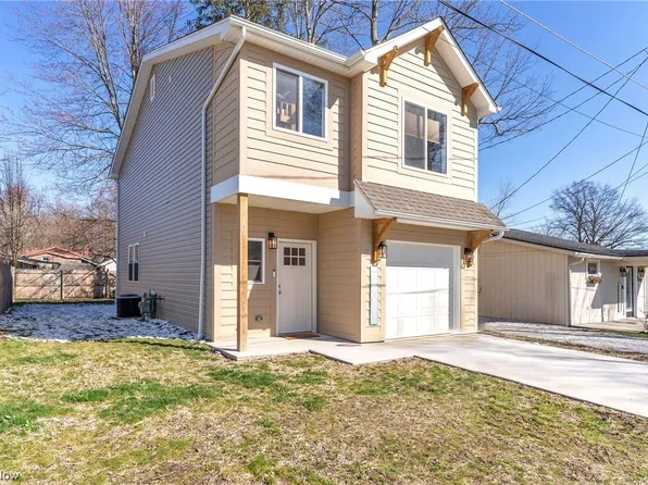 17484 Olive Ave, Lake Milton, OH 44429