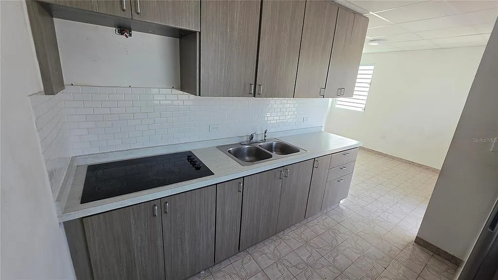 2 bed, 1.0 bath, 650 sqft, $900 — Photo 3