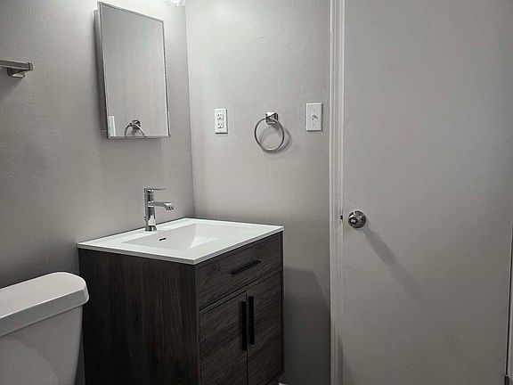 5th image of 4440 Janssen Dr