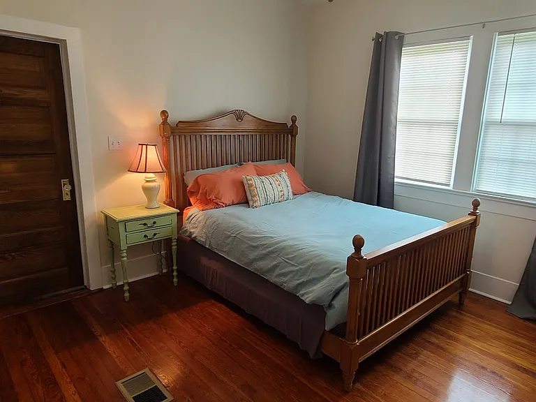Queen bedroom with 100% cotton sheets and bedding.