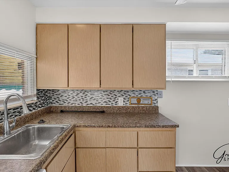 1619 Progress Ave — Photo 10