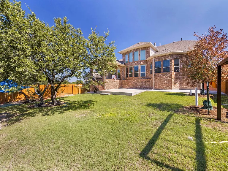5104 Alonso Dr — Photo 32