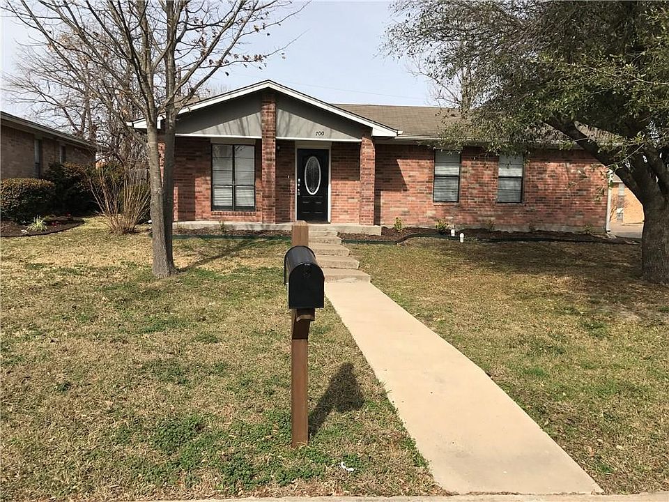 1st image of 700 Meadowdale Dr
