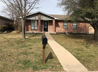 700 Meadowdale Dr, Royse City, TX 75189