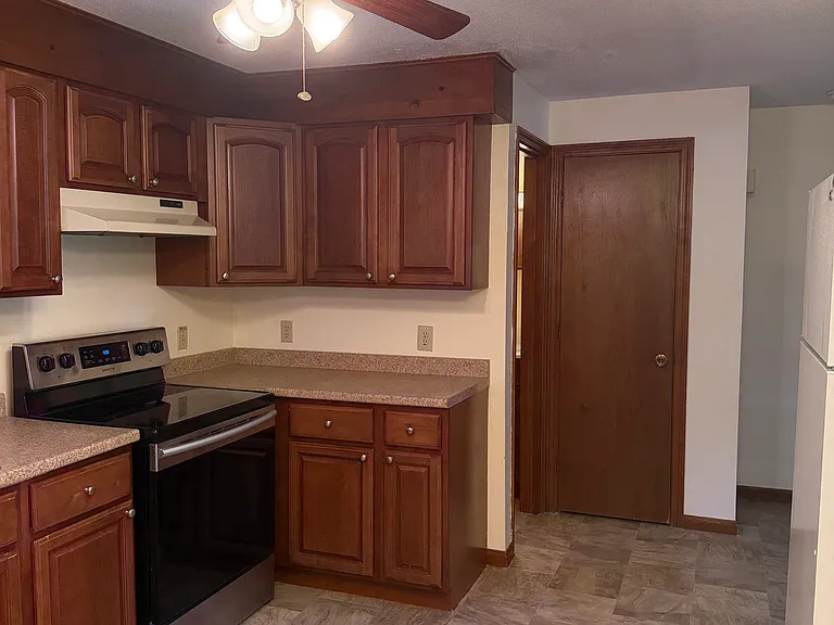 90-92 Highland Ave #2 — Photo 4
